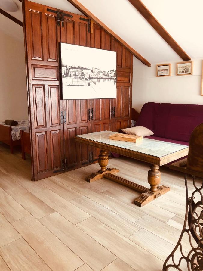 Hangar Apartments Изола Экстерьер фото