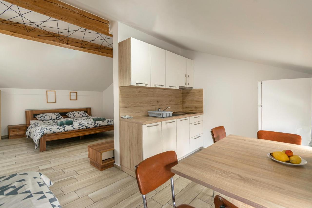 Hangar Apartments Изола Экстерьер фото