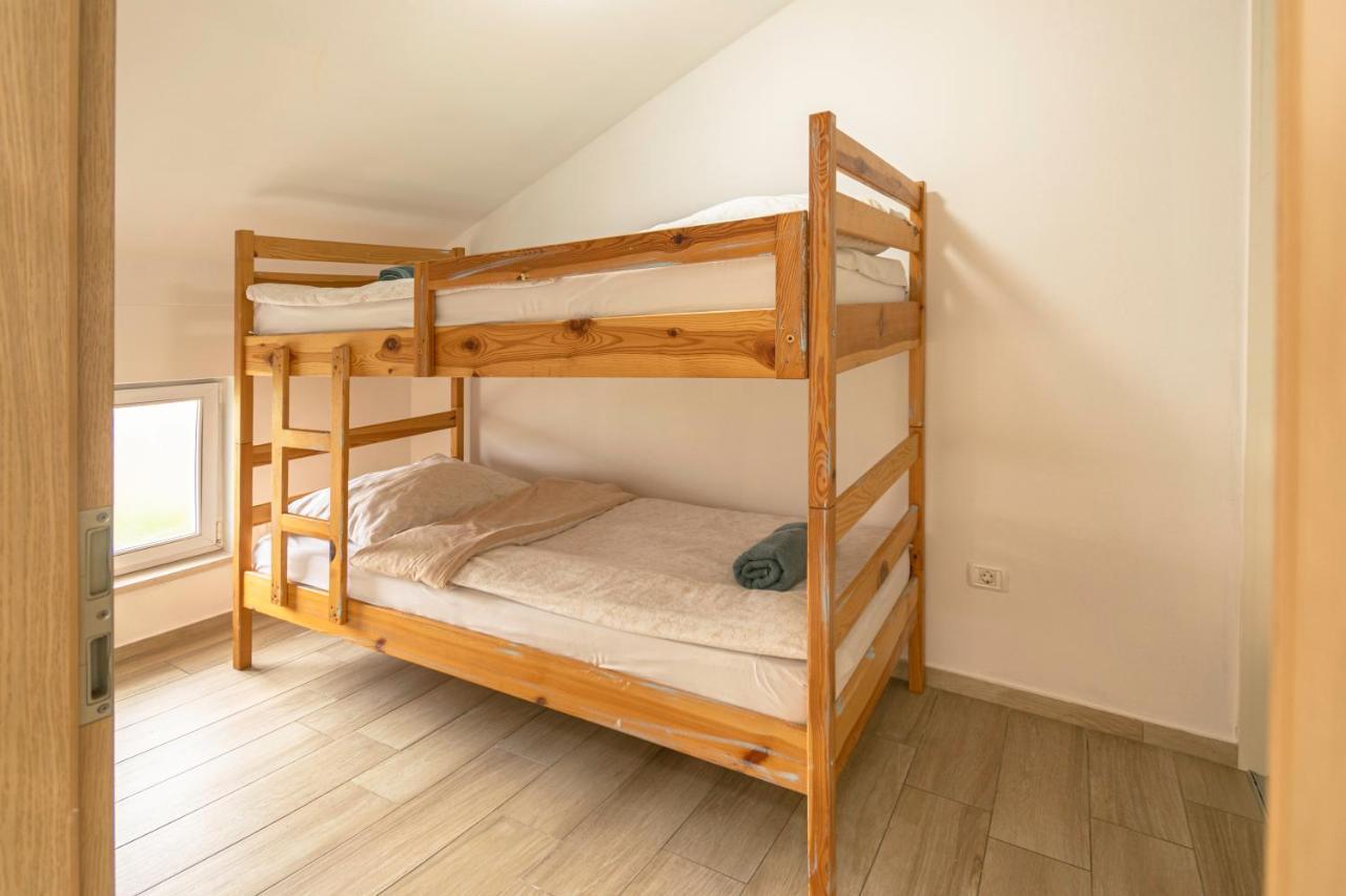Hangar Apartments Изола Экстерьер фото