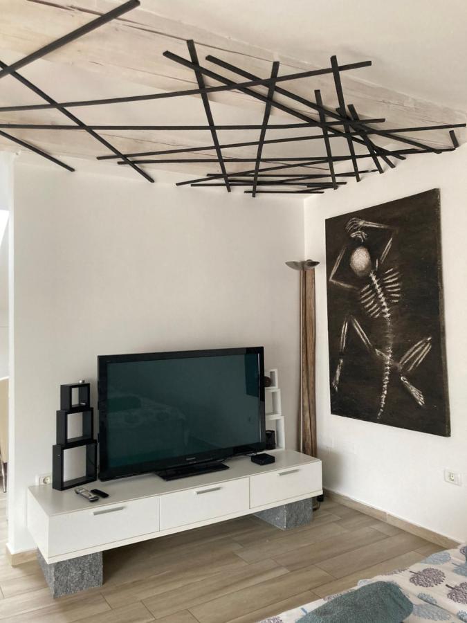 Hangar Apartments Изола Экстерьер фото