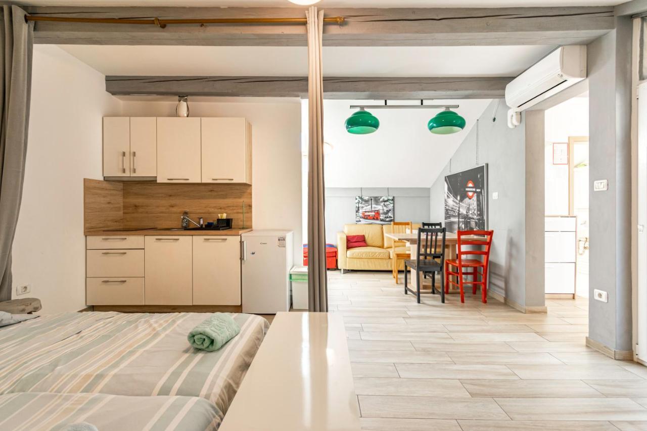 Hangar Apartments Изола Экстерьер фото