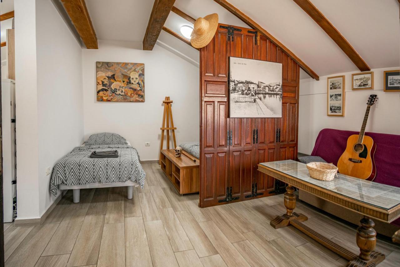 Hangar Apartments Изола Экстерьер фото
