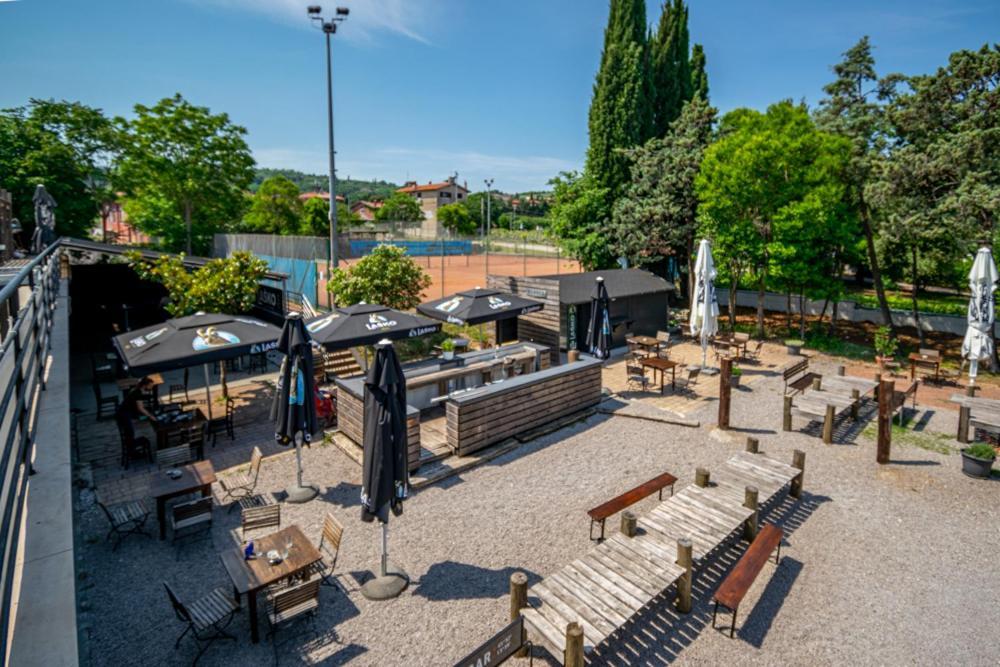 Hangar Apartments Изола Экстерьер фото