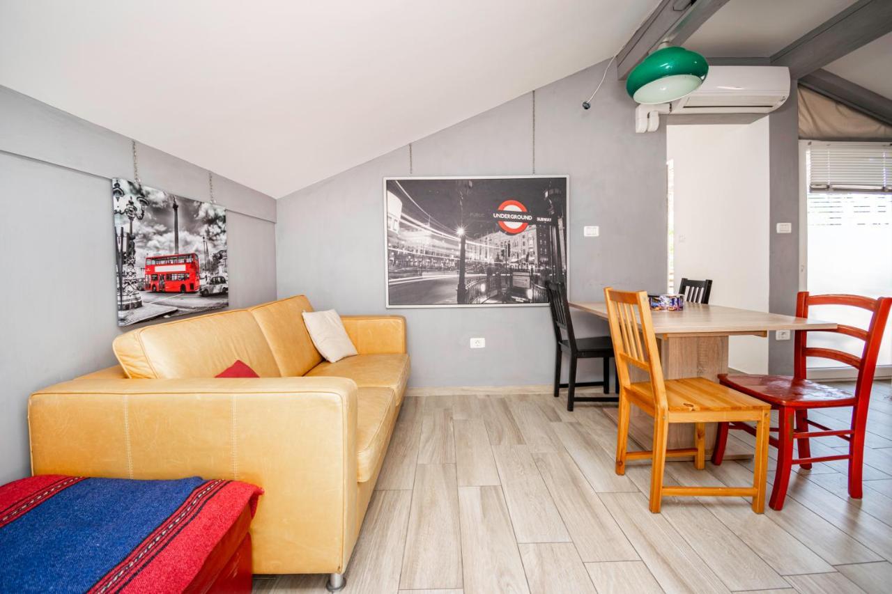 Hangar Apartments Изола Экстерьер фото
