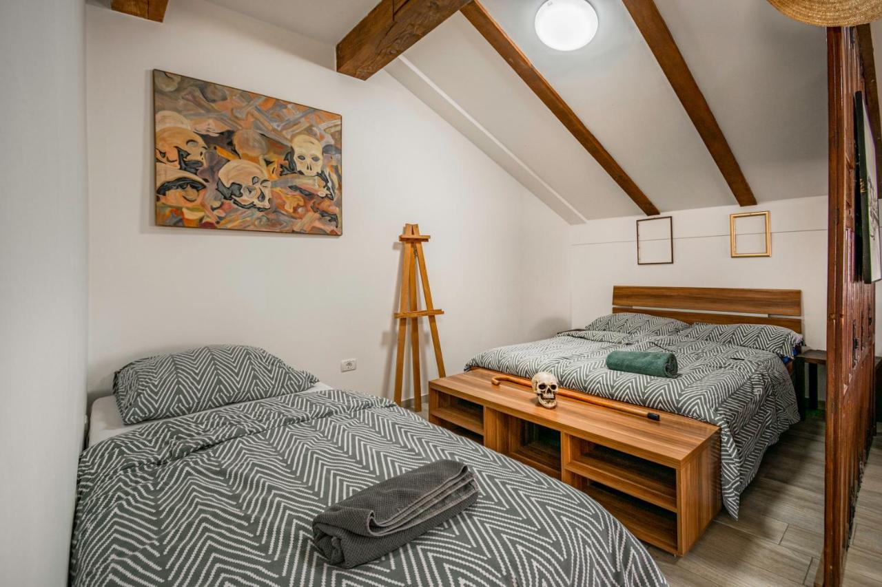 Hangar Apartments Изола Экстерьер фото