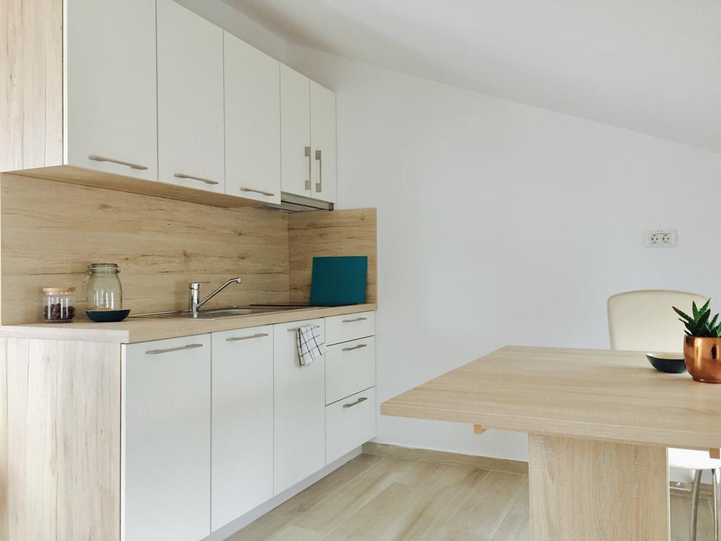 Hangar Apartments Изола Экстерьер фото